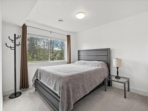 3729 Inverness Road, West Kelowna, BC - Indoor Photo Showing Bedroom