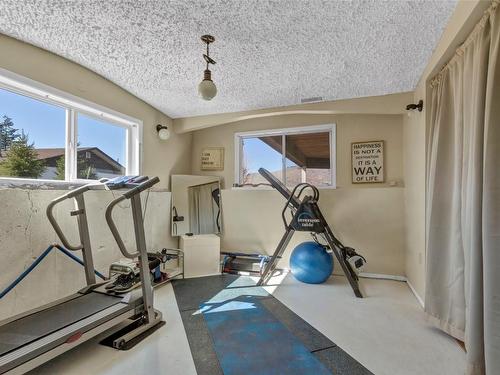 6524 Apollo Road, Vernon, BC - Indoor Photo Showing Gym Room
