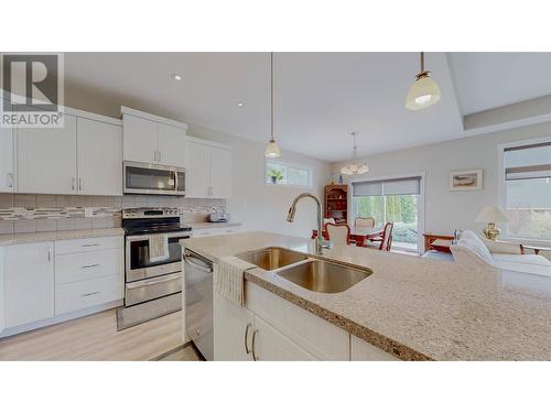 2130 Lawrence Avenue, Penticton, BC - Indoor Photo Showing Kitchen With Double Sink