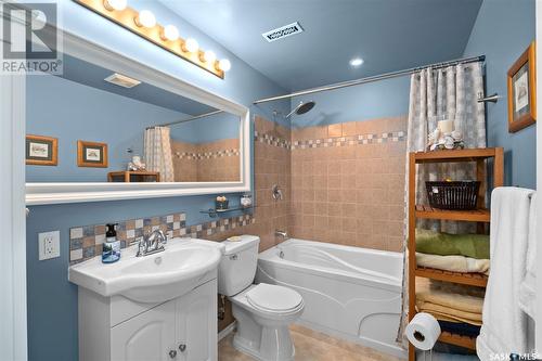358 Pine Drive, Buckland Rm No. 491, SK - Indoor Photo Showing Bathroom