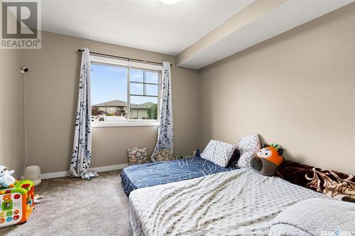 81 5043 James Hill Road, Regina, SK - Indoor Photo Showing Bedroom