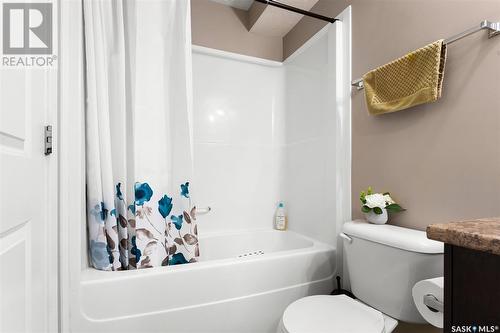 81 5043 James Hill Road, Regina, SK - Indoor Photo Showing Bathroom