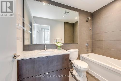 2409 - 170 Fort York Boulevard, Toronto, ON - Indoor Photo Showing Bathroom