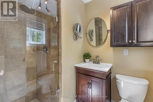 22 Artesian Avenue, East Gwillimbury, ON - Indoor Photo Showing Bathroom