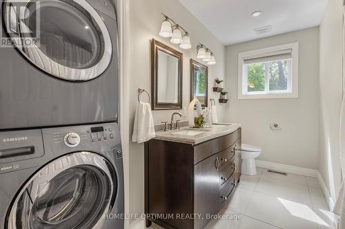 22 Artesian Avenue, East Gwillimbury, ON - Indoor Photo Showing Laundry Room