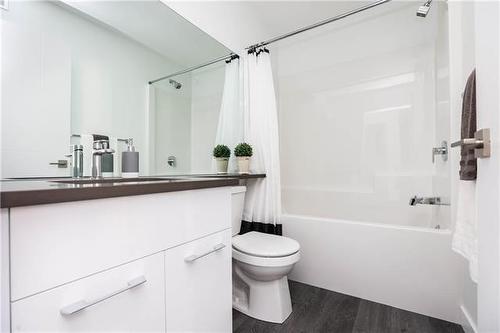120 Meadowlands Drive, West St Paul, MB - Indoor Photo Showing Bathroom