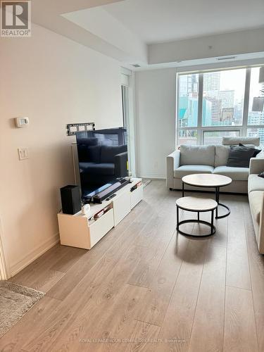 2603 - 88 Scott Street, Toronto, ON - Indoor Photo Showing Living Room