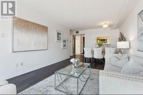 605 - 7 Broadway Avenue, Toronto, ON - Indoor Photo Showing Living Room