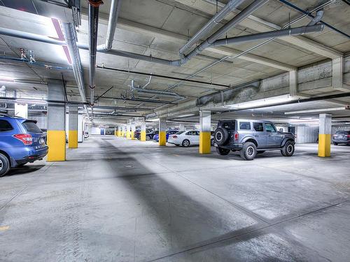 Parking - 4 Av. Donegani, Pointe-Claire, QC - Indoor Photo Showing Garage