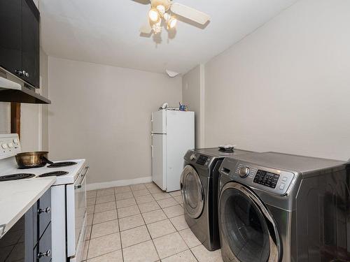 Kitchen - 6346  - 6348A Av. Coolbrook, Montréal (Côte-Des-Neiges/Notre-Dame-De-Grâce), QC - Indoor Photo Showing Laundry Room