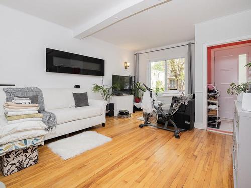 Living room - 6346  - 6348A Av. Coolbrook, Montréal (Côte-Des-Neiges/Notre-Dame-De-Grâce), QC - Indoor Photo Showing Living Room