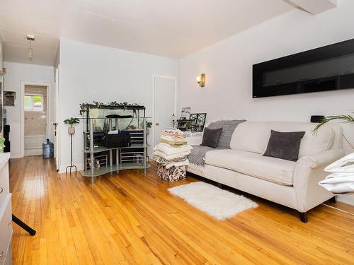 Living room - 6346  - 6348A Av. Coolbrook, Montréal (Côte-Des-Neiges/Notre-Dame-De-Grâce), QC - Indoor Photo Showing Living Room