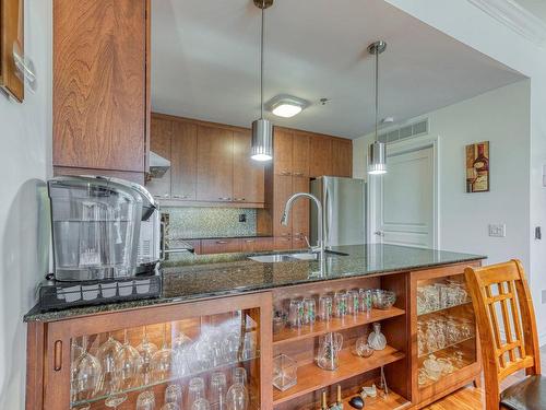 Coin-repas - 204-4455 Rue Des Francs-Bourgeois, Boisbriand, QC - Indoor Photo Showing Kitchen
