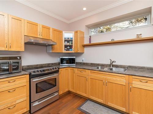 3363 Ravenwood Rd, Colwood, BC - Indoor Photo Showing Kitchen With Double Sink