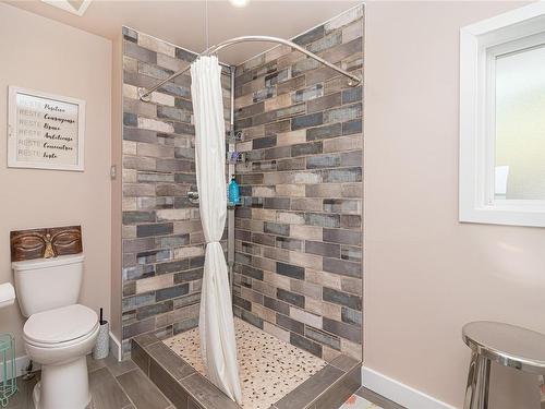 3363 Ravenwood Rd, Colwood, BC - Indoor Photo Showing Bathroom