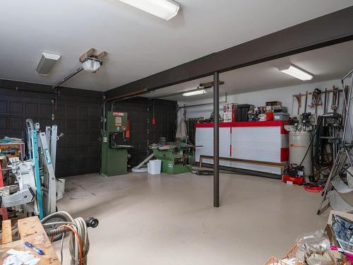 10511 Asher Rd, Port Alberni, BC - Indoor Photo Showing Garage