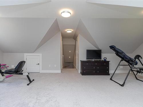 686 Wain Rd, North Saanich, BC - Indoor Photo Showing Other Room