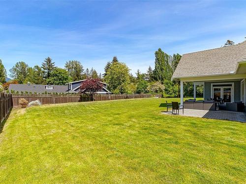 686 Wain Rd, North Saanich, BC - Outdoor With Backyard