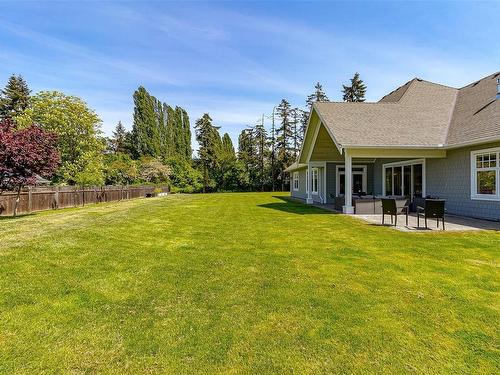 686 Wain Rd, North Saanich, BC - Outdoor