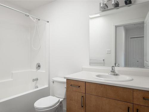 1623 Roberta Rd South, Nanaimo, BC - Indoor Photo Showing Bathroom