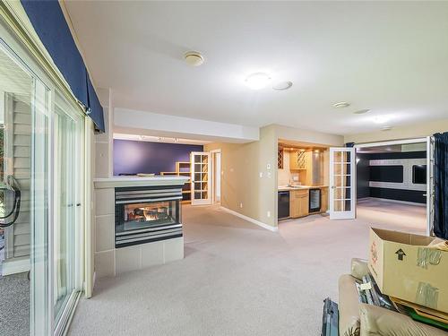 1355 Gambier Pl, Parksville, BC - Indoor With Fireplace