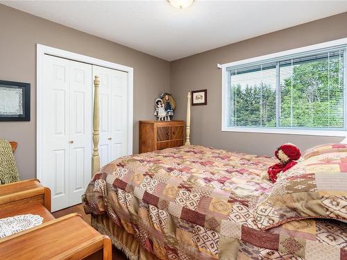 1485 10Th St East, Courtenay, BC - Indoor Photo Showing Bedroom