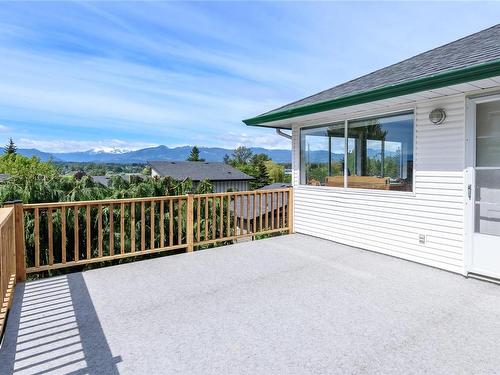 1485 10Th St East, Courtenay, BC - Outdoor With Deck Patio Veranda With Exterior