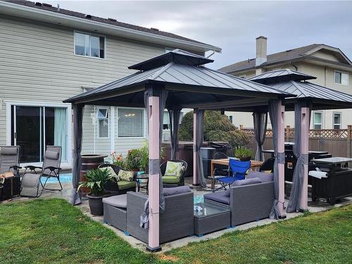 555 Jasmine Cres, Campbell River, BC - Outdoor With Deck Patio Veranda With Exterior