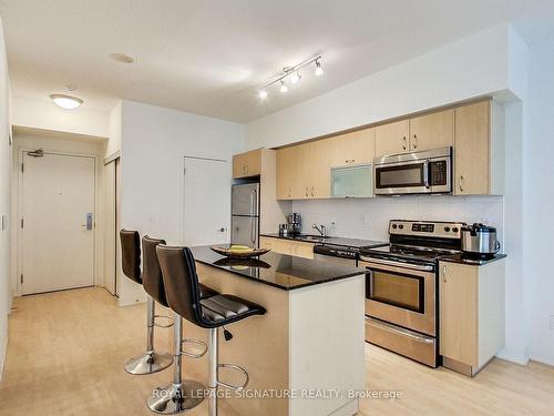 1405-55 East Liberty St, Toronto, ON - Indoor Photo Showing Kitchen