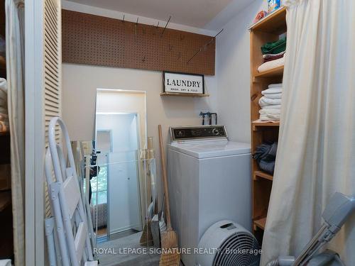 R1-4-60 Pavane Linkway, Toronto, ON - Indoor Photo Showing Laundry Room
