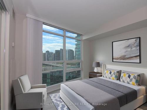 1609-219 Fort York Blvd, Toronto, ON - Indoor Photo Showing Bedroom