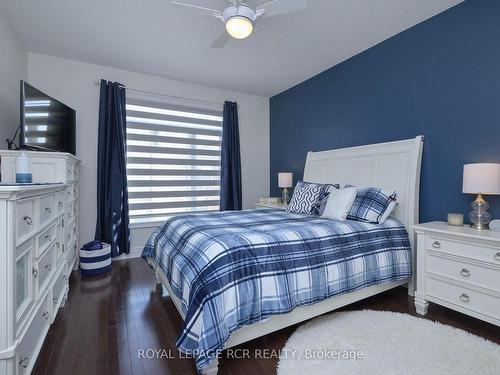 63 Summerhill Dr, New Tecumseth, ON - Indoor Photo Showing Bedroom