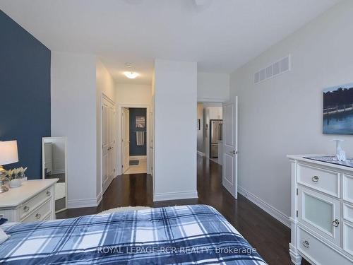 63 Summerhill Dr, New Tecumseth, ON - Indoor Photo Showing Bedroom