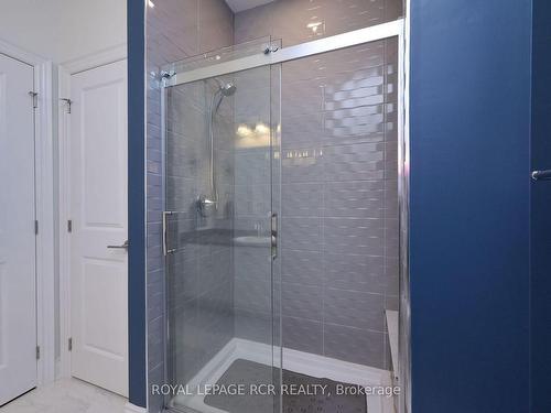 63 Summerhill Dr, New Tecumseth, ON - Indoor Photo Showing Bathroom