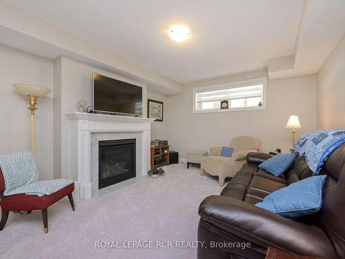 63 Summerhill Dr, New Tecumseth, ON - Indoor Photo Showing Living Room With Fireplace