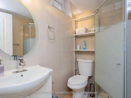 115 Walter Sinclair Crt, Richmond Hill, ON - Indoor Photo Showing Bathroom