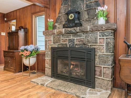 19 Finley Dr, Tiny, ON - Indoor Photo Showing Living Room With Fireplace