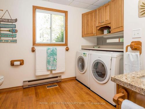 19 Finley Dr, Tiny, ON - Indoor Photo Showing Laundry Room