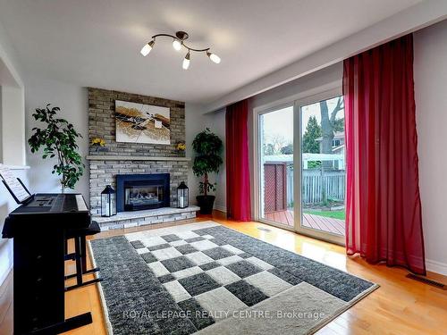 450 Abington Ave, Mississauga, ON - Indoor Photo Showing Living Room With Fireplace