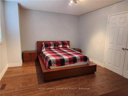 4017 Jarvis Cres, Burlington, ON - Indoor Photo Showing Bedroom