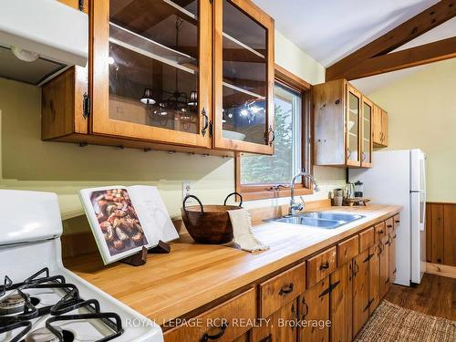 433409 4Th Line, Amaranth, ON - Indoor Photo Showing Kitchen With Double Sink