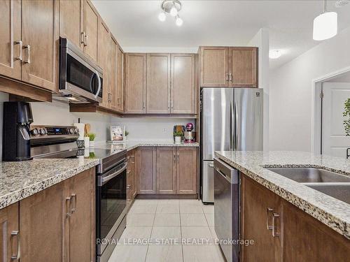 18 South Coast Circ, Fort Erie, ON - Indoor Photo Showing Kitchen With Double Sink