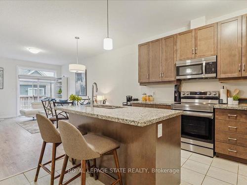 18 South Coast Circ, Fort Erie, ON - Indoor Photo Showing Kitchen