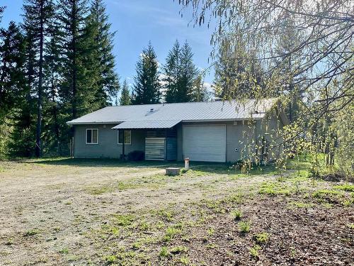 3325 Barriere South Road, Barriere, BC - Outdoor