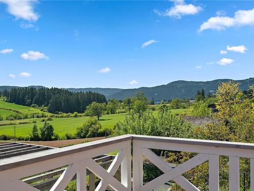 1271 Mt. Newton Cross Rd, Central Saanich, BC - Outdoor With View