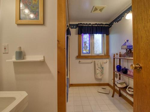 Salle de bains - 307 Ch. Ridge, Hinchinbrooke, QC - Indoor Photo Showing Bathroom