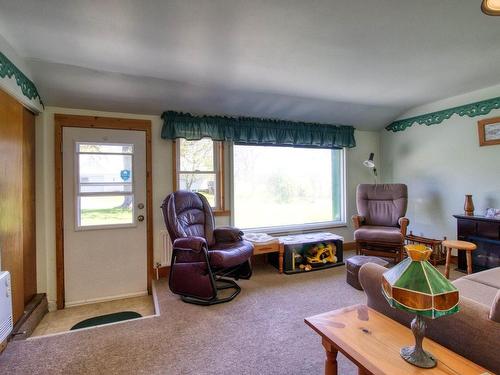 Solarium - 307 Ch. Ridge, Hinchinbrooke, QC - Indoor Photo Showing Living Room