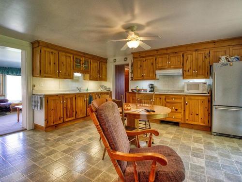 Cuisine - 307 Ch. Ridge, Hinchinbrooke, QC - Indoor Photo Showing Kitchen