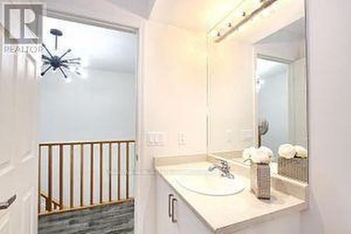 125 - 1 Beckenrose Court, Brampton, ON - Indoor Photo Showing Bathroom