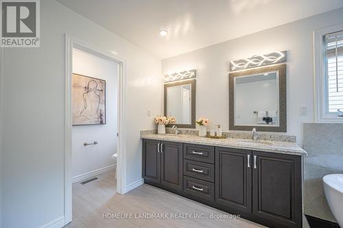 740 Cedar Bend Drive, Waterloo, ON - Indoor Photo Showing Bathroom